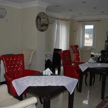 Assortie La Villa Hotel Ава Екстериор снимка