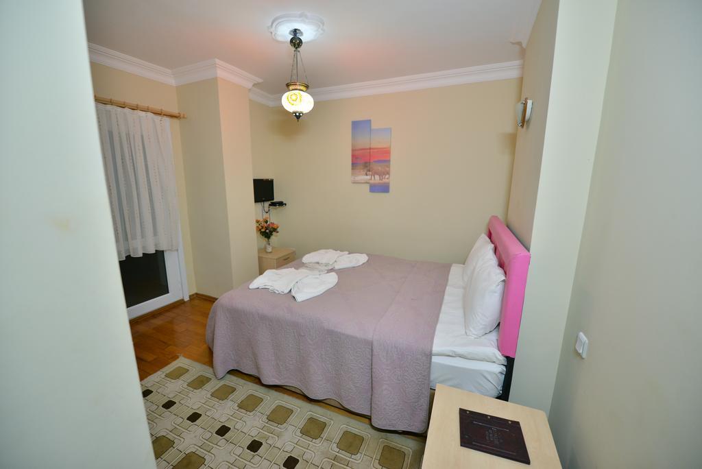 Assortie La Villa Hotel Ава Стая снимка