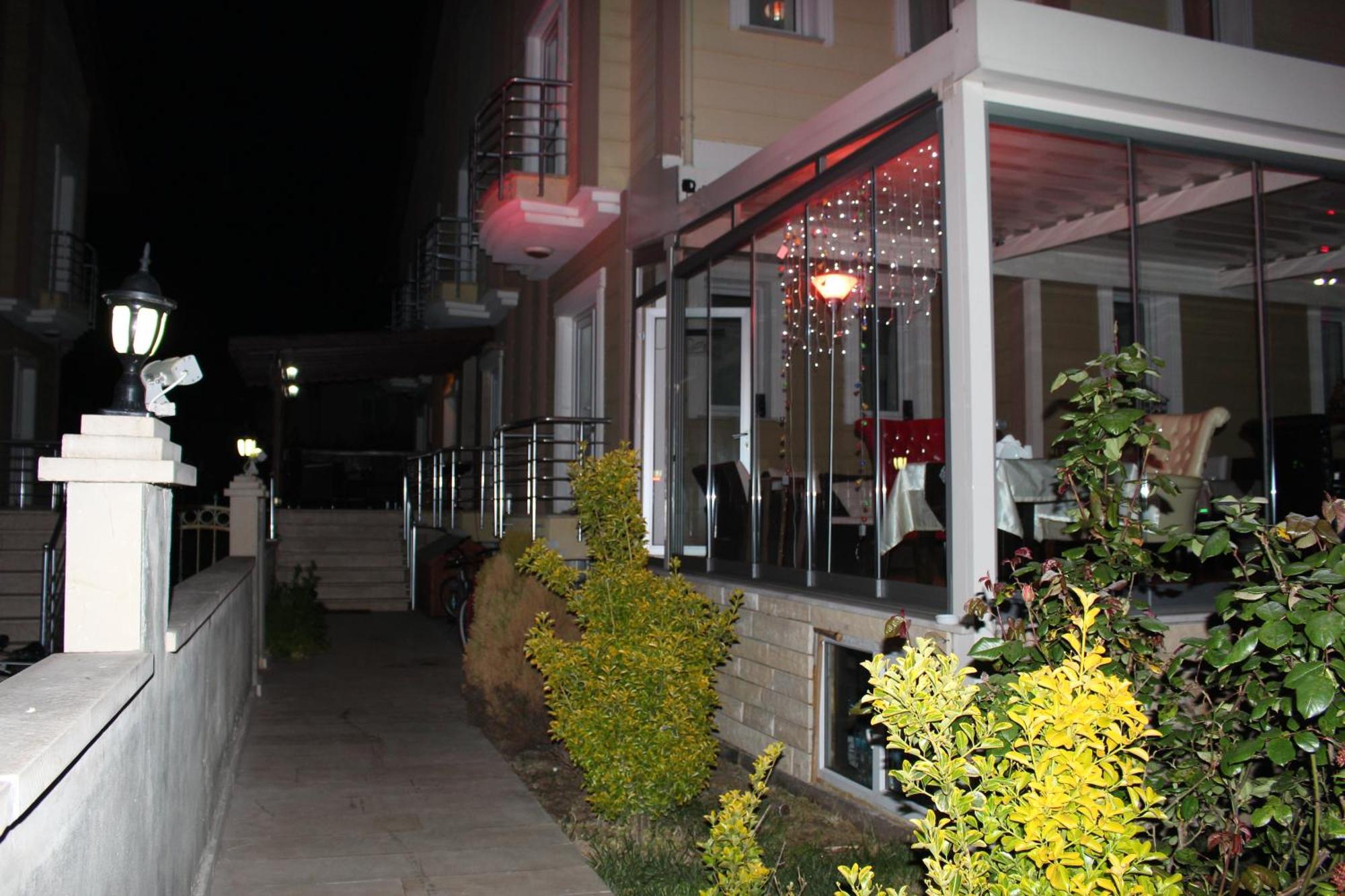 Assortie La Villa Hotel Ава Екстериор снимка