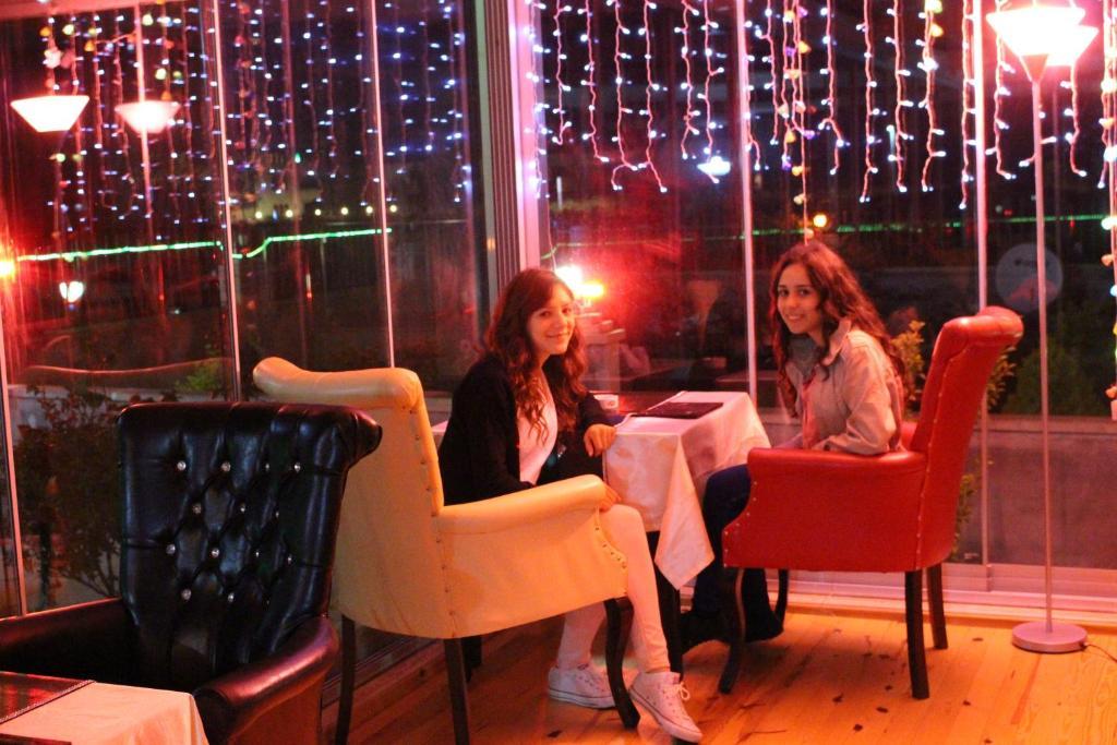 Assortie La Villa Hotel Ава Екстериор снимка