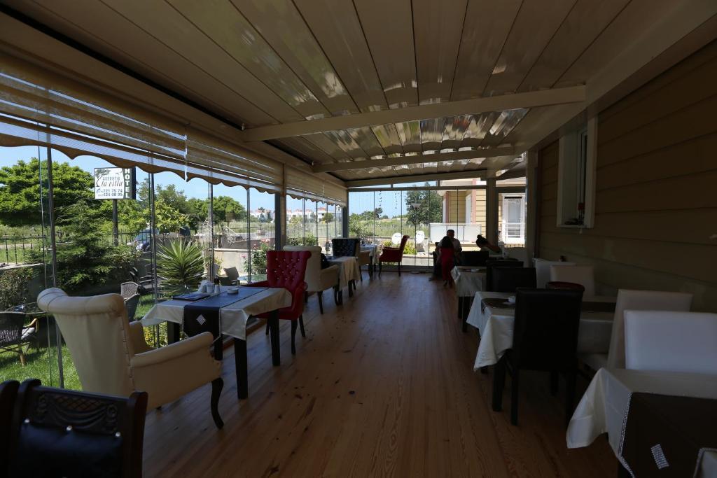 Assortie La Villa Hotel Ава Екстериор снимка