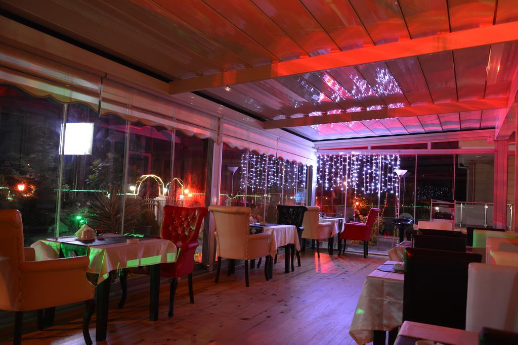 Assortie La Villa Hotel Ава Екстериор снимка