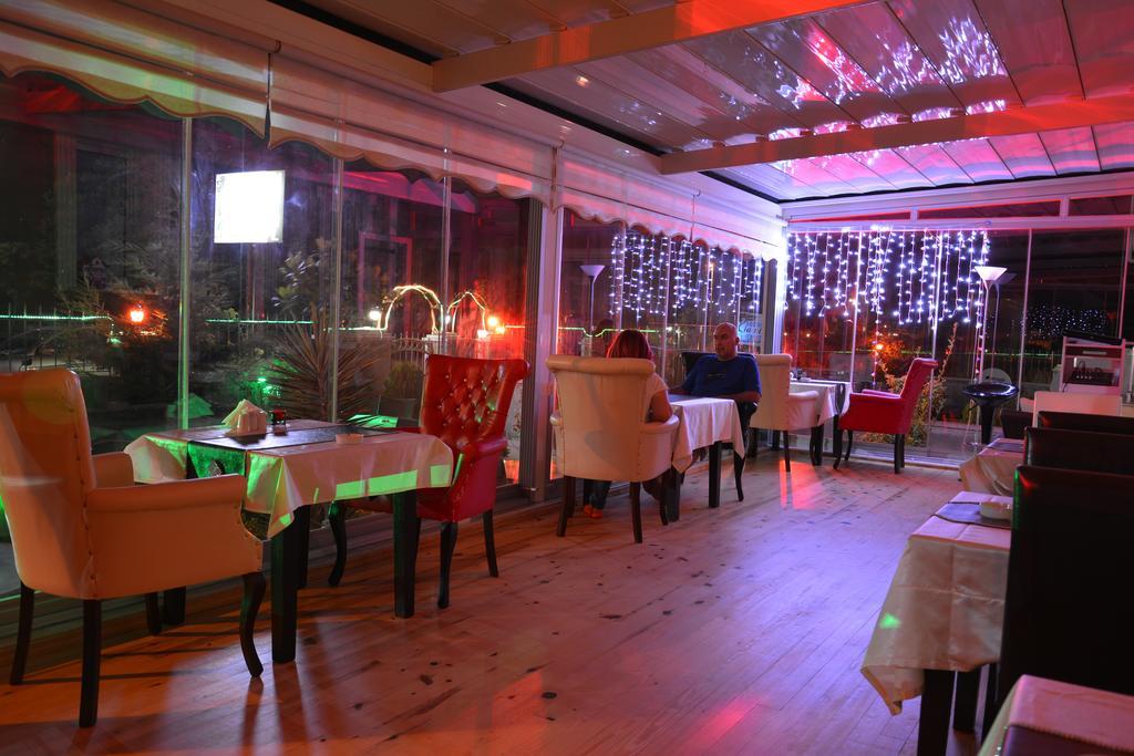 Assortie La Villa Hotel Ава Екстериор снимка