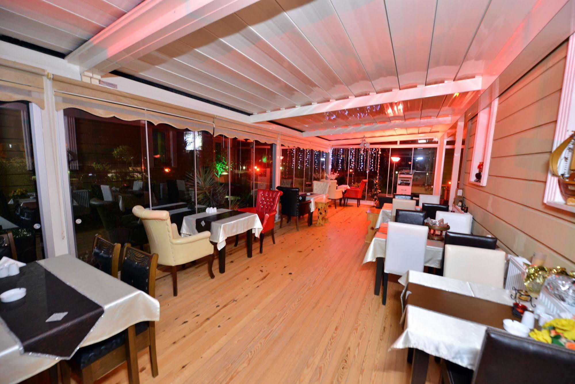 Assortie La Villa Hotel Ава Екстериор снимка