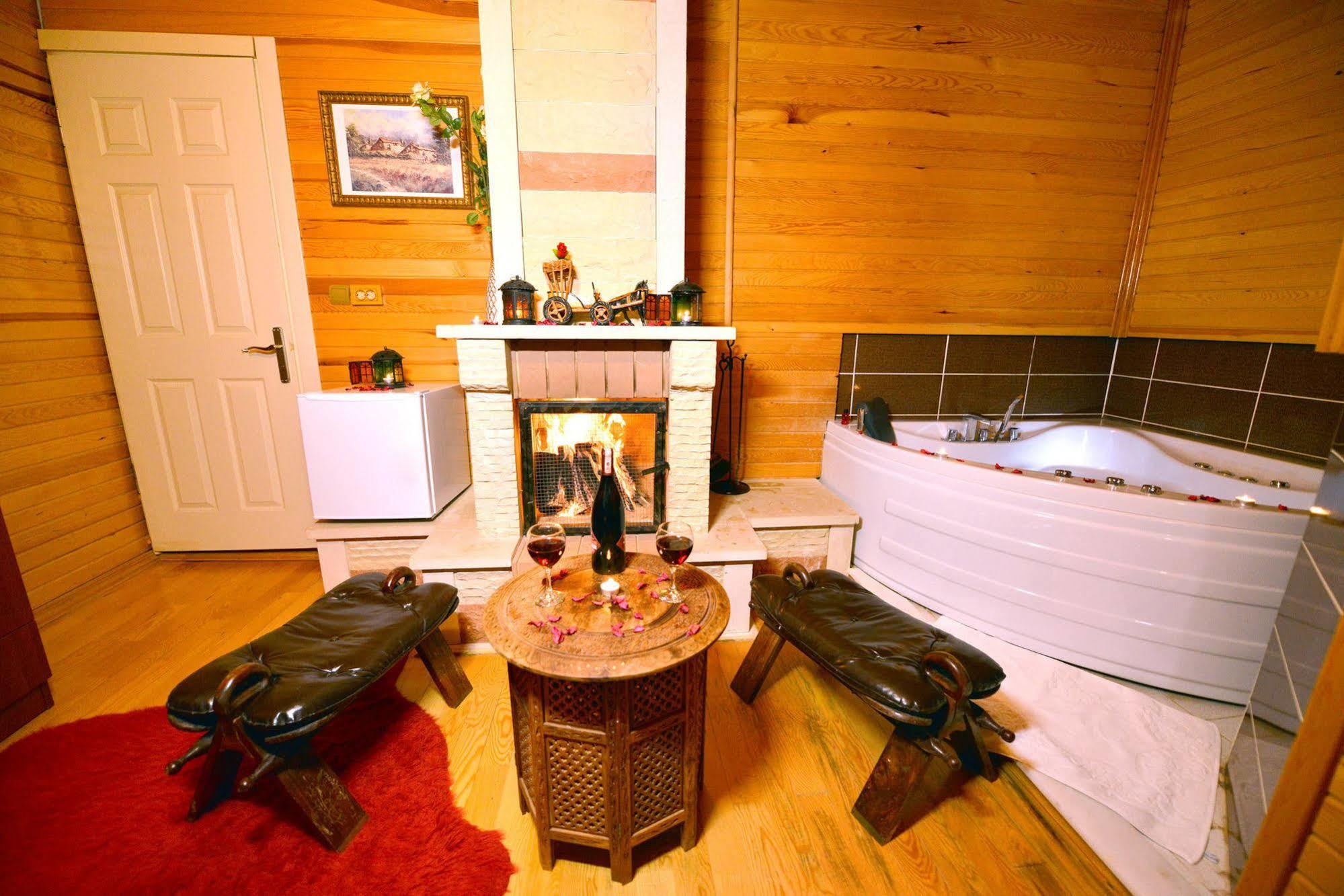 Assortie La Villa Hotel Ава Екстериор снимка